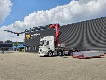 Scania R590 V8 8x2 / HMF 9520 CRANE - JIB - WINCH / TRACTOR